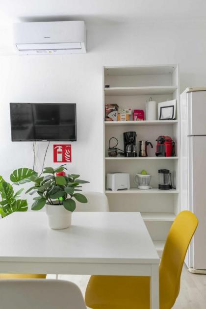 Apartamento céntrico y confortable - image 12