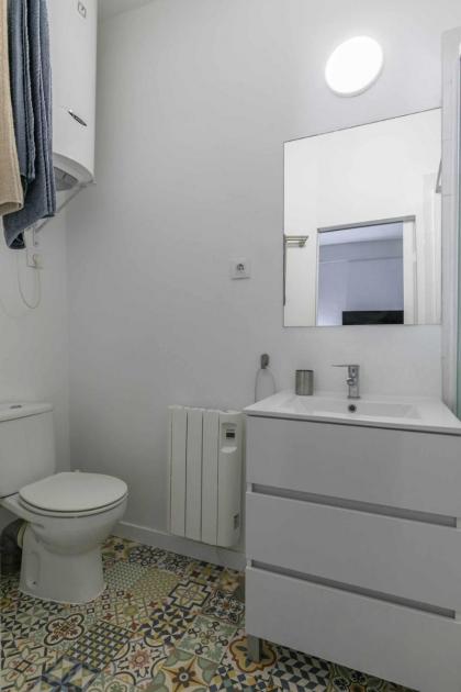 Apartamento céntrico y confortable - image 15