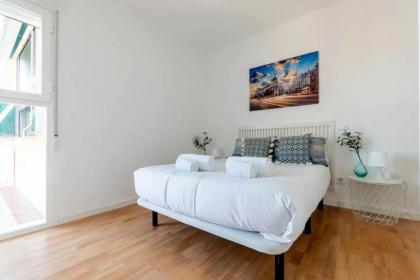 Homely 2 Bedroom Apartment in Barajas - image 9