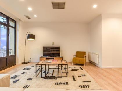 apartamento en plaza de canalejas - image 15