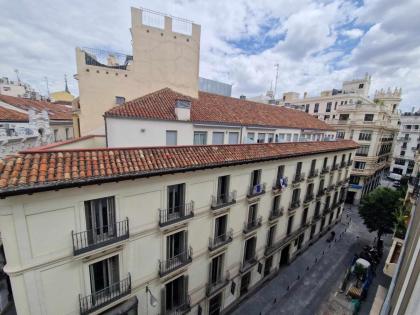 Estupendo estudio en pleno Centro de Madrid - image 8