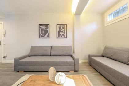 apartamentos reformados en arturo soria - image 17