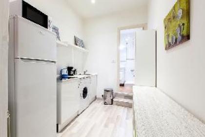 Studio Apartment | Complimentary Breakfast | A027