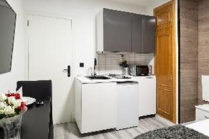 Studio Apartment 2PAX Center Gran Via Sol A034 - image 9