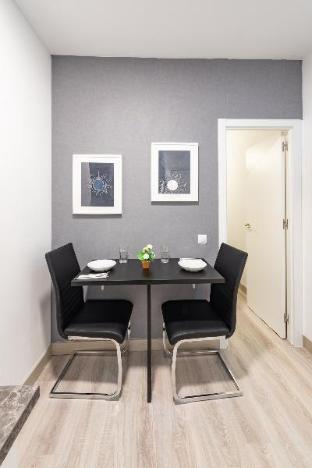 Studio Apartment  Complimentary Breakfast  A046 - image 5