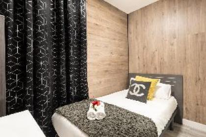 Single Room | Complimentary Breakfast | H102 - image 12