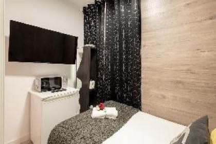 Single Room | Complimentary Breakfast | H102 - image 2