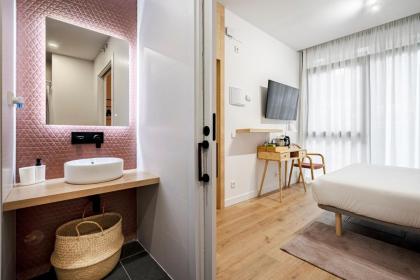 Vallecas Mini Hotel by Olala Homes - image 9