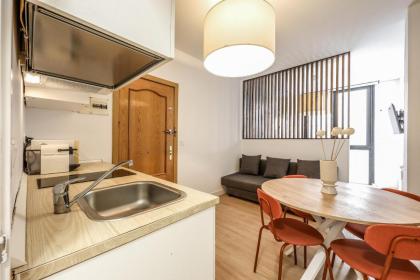 apartamento reformado en tirso de molina - image 16