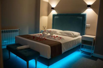 Rooms Luxury Madrid - image 17