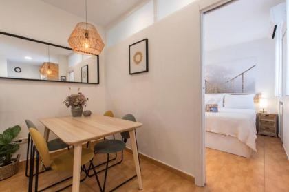 Fee4Me. Elegant flat a few minutes from Atocha. - image 18