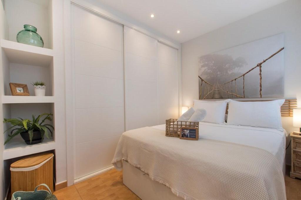 Fee4Me. Elegant flat a few minutes from Atocha. - image 2