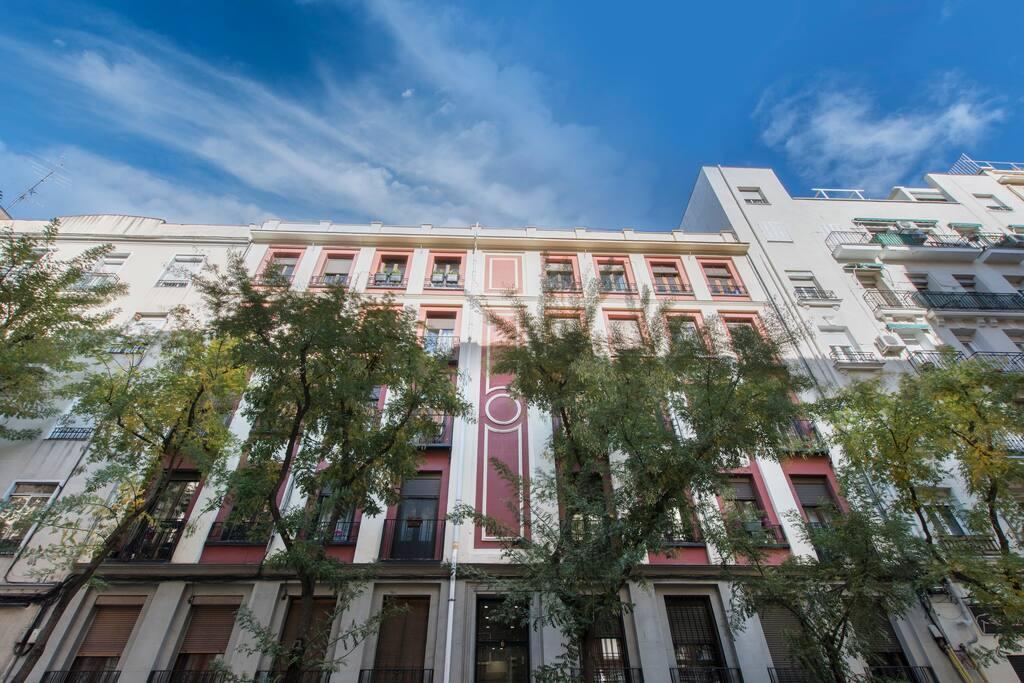 Fee4Me. Elegant flat a few minutes from Atocha. - image 3