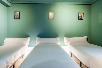 Ideal Hostel Madrid - image 12