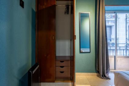 Ideal Hostel Madrid - image 9