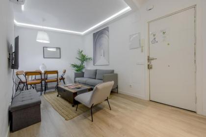 Nuevo y comodo apartamento en el centro de Madrid - image 3