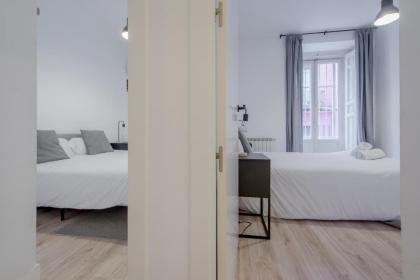 Premium Apt para 9pax en Calle Olmo - Centro de Madrid - image 16