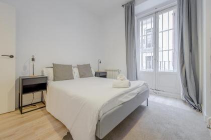 Premium Apt para 9pax en Calle Olmo - Centro de Madrid - image 19