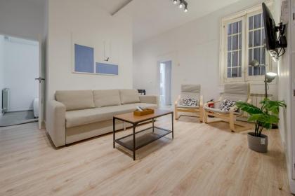 Premium Apt para 9pax en Calle Olmo - Centro de Madrid - image 4