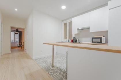 Modern Apt para 6pax en la Plaza de Tirso-Centro - image 10