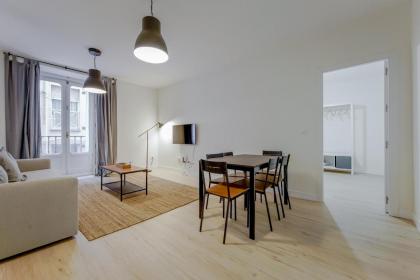 Modern Apt para 6pax en la Plaza de Tirso-Centro - image 4