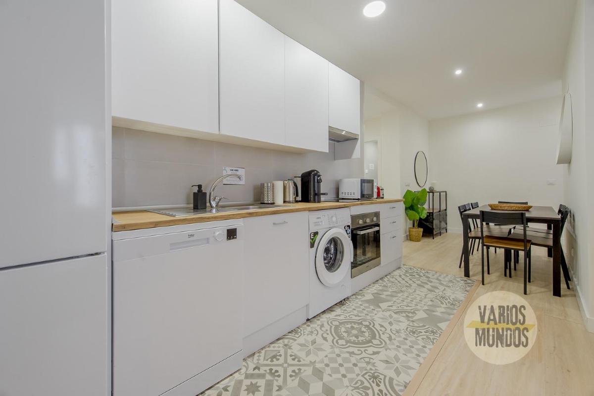 Spacious New Aparment para 8pax en la Plaza de Tirso - image 3