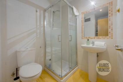 Amazing Apt 1hab para 4pax en la Plaza de Chueca - image 12