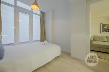 Cool Apt para 9pax en plena Plaza de Chueca - image 10