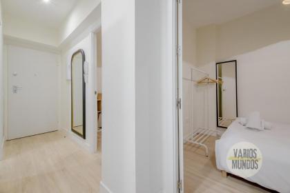 Cool Apt para 9pax en plena Plaza de Chueca - image 15