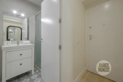 Cool Apt para 9pax en plena Plaza de Chueca - image 17