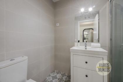 Cool Apt para 9pax en plena Plaza de Chueca - image 18