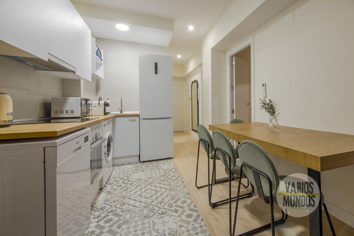 Cool Apt para 9pax en plena Plaza de Chueca - image 2