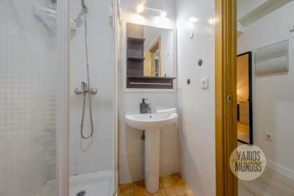 Cozy Apt 1hab para 4 pax en la Plaza de Chueca - image 17