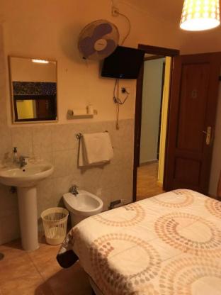 Hostal Becerrea - image 3