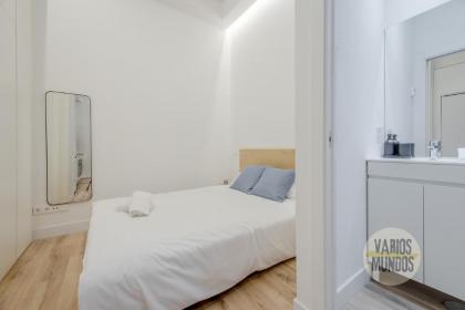 Cool And New Apt 3px entre Gran Via y Palacio Real - image 12